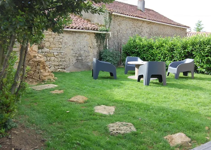 De L'echaudi Holiday home *